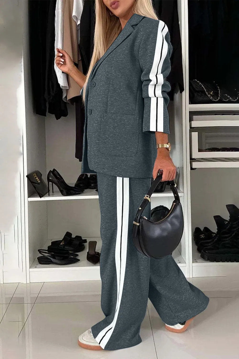 Image of 443ce70a-45c9-4f5f-818b-584dd97c6710-Max