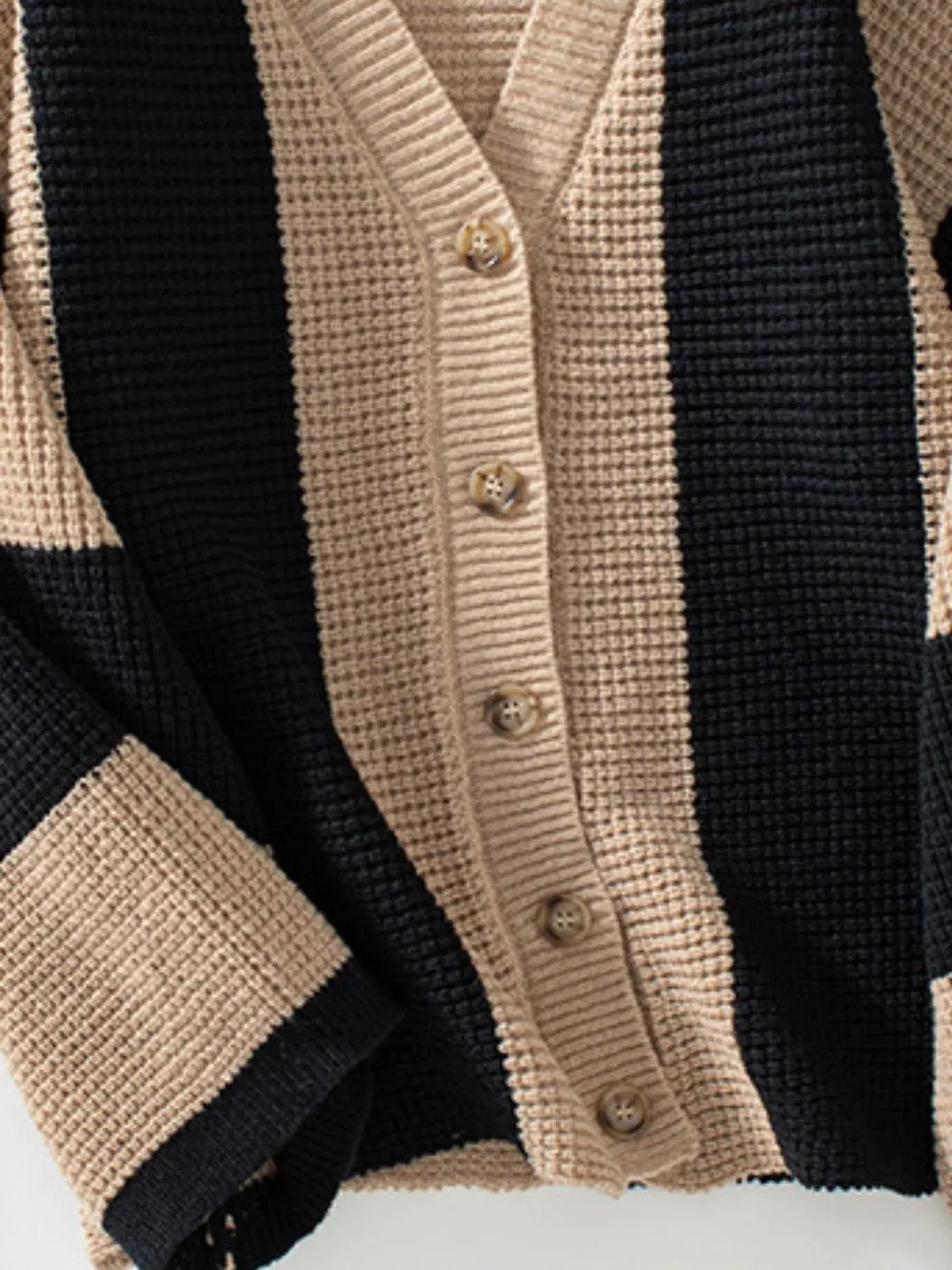 Image of 5a581e70-fb33-49ad-b142-01dc23825e02-Max