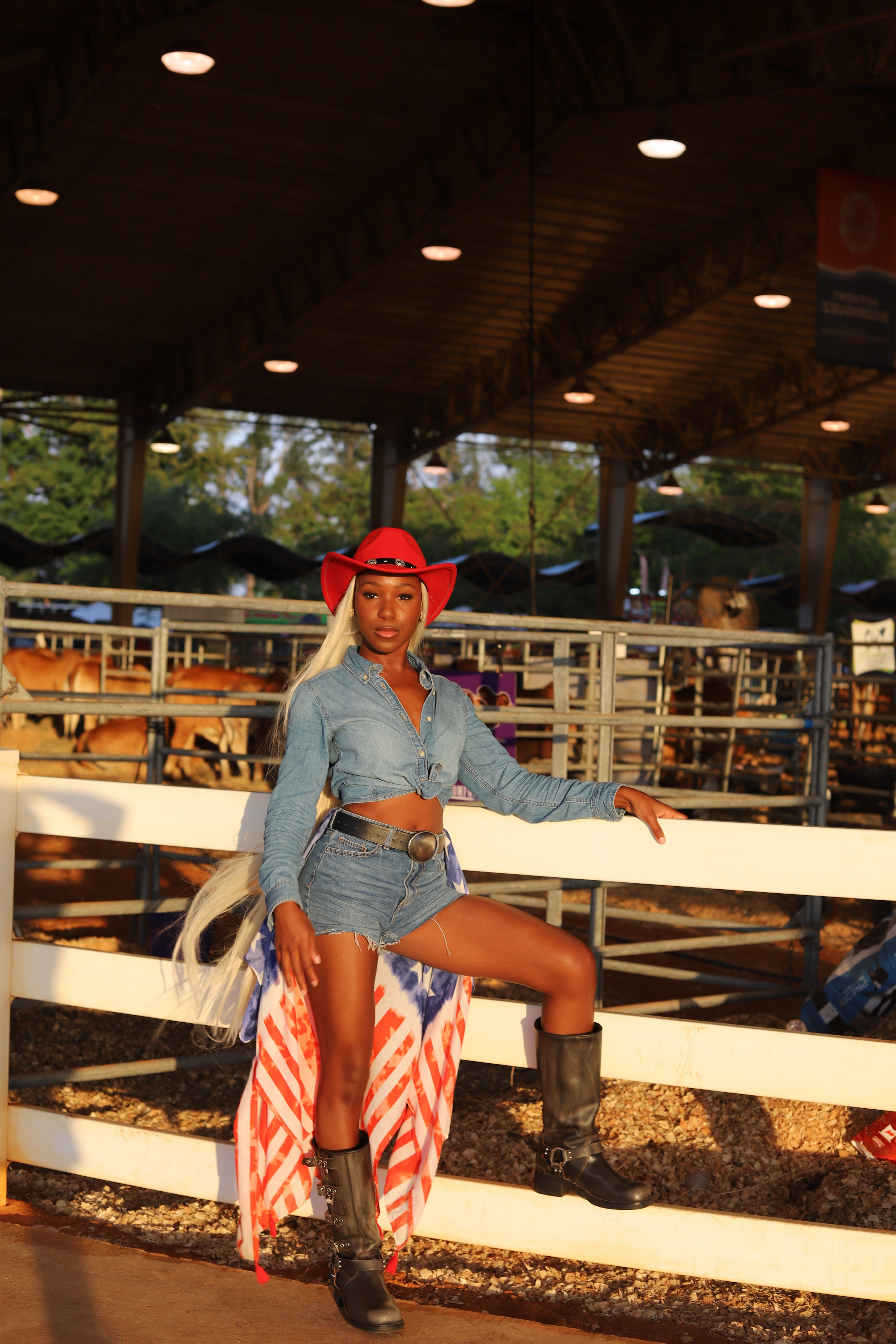Image of Red Cowgirl Hat Wig – Platinum Blonde